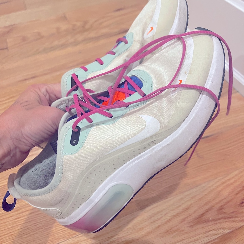 Nike women’s Air Max